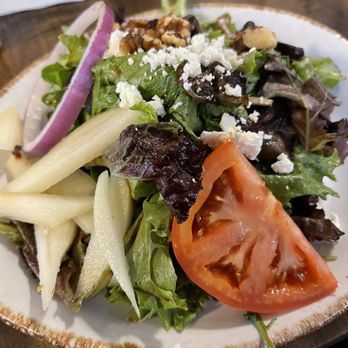Mia Bella Trattoria - Surprisingly delicious house dinner salad, really really good! - Italian Near Me - Houston, Texas