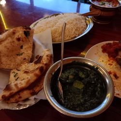 Tiffin Bryn Mawr - White rice, garlic naan, shrimp saag