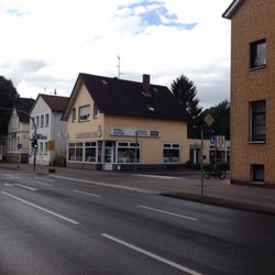 Scheibenkleister - Scheibenkleister fotografiert an einem Sonntag.
