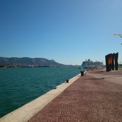 Parc de la Navale - La rade de Toulon et le Faron vus depuis le parc