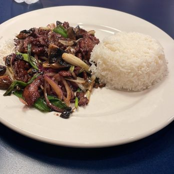 Malaya Kitchen - Mongolian Beef Lunch - Noodles Near Me - Charlotte, North Carolina