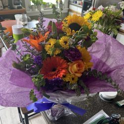 Nola's Flowers - Birthday flowers