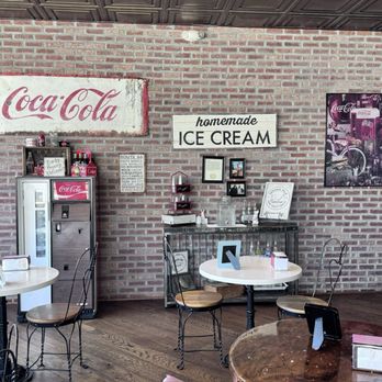 Soda & Scoops - Ice Cream & Frozen Yogurt Near Me - Rolla, Missouri Soda & Scoops - Ice Cream & Frozen Yogurt Near Me - Rolla, Missouri