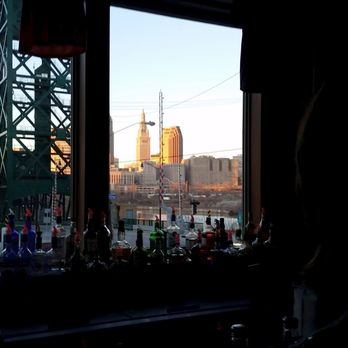 Hoopples - City skyline at dusk - Dive Bars Near Me - Cleveland, Ohio