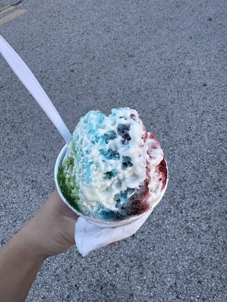 PK's Igloo Shave Ice Logo