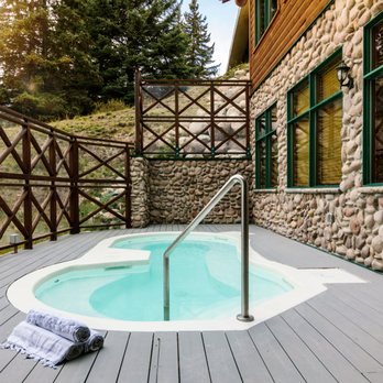 Pyramid Lake Lodge - Hotels Near Me - Jasper, British Columbia