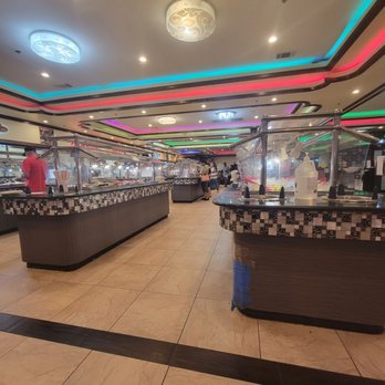 Great Chow - Inside view of food setup - Sushi Bars Near Me - Augusta, Georgia