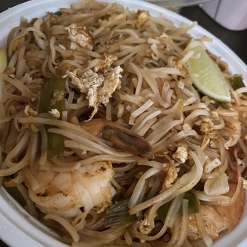 Amy Thai Bistro - Pad Thai. Eh. - Thai Near Me - Brooklyn, New York
