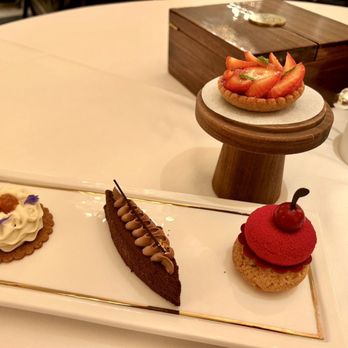 Georgian Restaurant - Breakfast & Brunch Near Me - London, XGL Georgian Restaurant - Breakfast & Brunch Near Me - London, XGL
