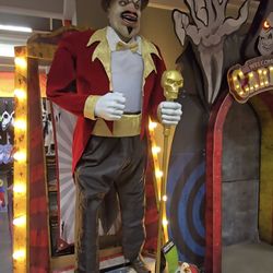 Spirit Halloween Superstore