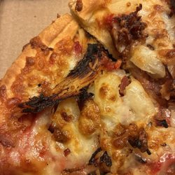 Godas Pizza - Burnt chicken on pizza
