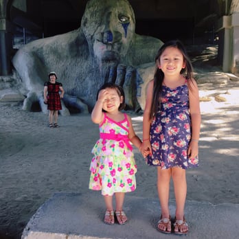 Fremont Troll - Getting in my shot!  [Photo bombers]   :| - Public Art Near Me - Seattle, Washington