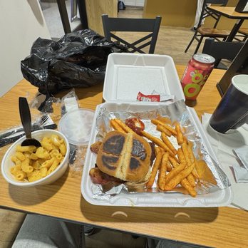 Nana Bs Country Kitchen - Smash burger/fries/mac - Burgers Near Me - Round Rock, Texas