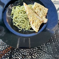 Rockers Pizzeria - Spaghetti with pesto