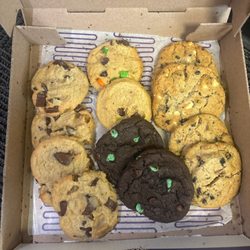 Insomnia Cookies - Results of stupid delivery location - missing cookies and remaining covered in ants