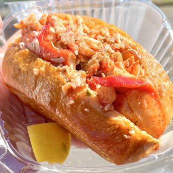 Fat Cheeks Hawaii - Lobster - Sandwiches Near Me - Honolulu, Hawaii