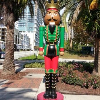 Lake Eola Park - Beware the watcher that never blinks! - Parks Near Me - Orlando, Florida