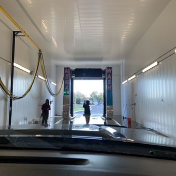MegaWash - The really big bay! Clean and bright! - Car Wash Near Me - Ashland, Virginia
