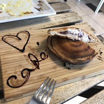 Café Bea - Guava and Cream Cheese - Cafes Near Me - Miami, Florida