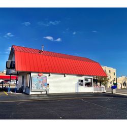 Drive Thru .Big Parking Lot. DQ. Aurora IL.