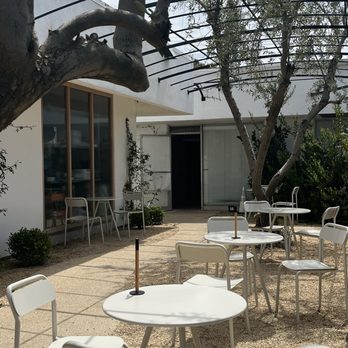 Eller Bakery - Outdoor seating - Bakeries Near Me - Costa Mesa, California Eller Bakery - Outdoor seating - Bakeries Near Me - Costa Mesa, California