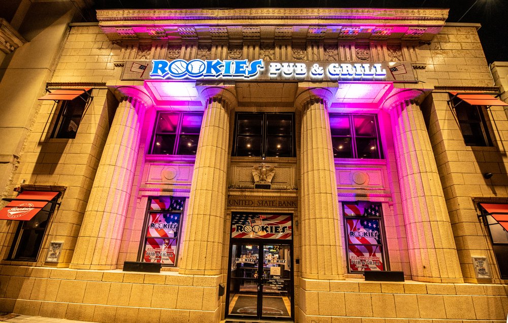 ROOKIES ALL AMERICAN PUB & GRILL 72 N Williams St, Crystal Lake