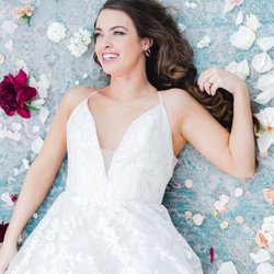 Body Bronzing Savannah - Featured on Wedding Chicks, our medium light classic tan gives the perfect wedding day glow!