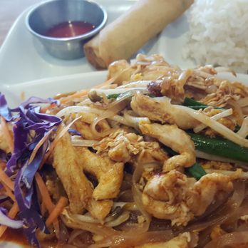 Thai Kitchen - Pad thai lunch special - Thai Near Me - Simi Valley, California