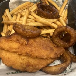 Beef 'O' Brady's - Burnt onion rings. Soggy fried fish. Very disappointing. Will not eat here again.