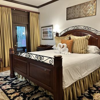 Kiepersol Bed and Breakfast - B&B Room - Bed & Breakfast Near Me - Tyler, Texas Kiepersol Bed and Breakfast - B&B Room - Bed & Breakfast Near Me - Tyler, Texas
