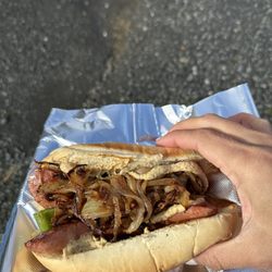 Snappy Dogs - Reindeer Hot with peppers and grilled onions