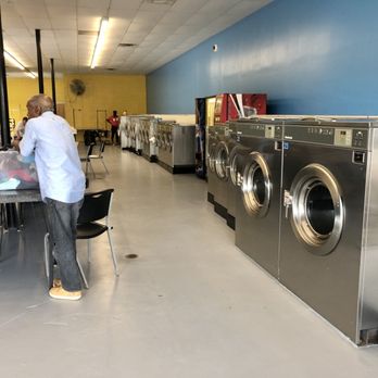 Big Load Laundry - Sanitized from floor to ceiling. All new paint and refinished floors - Laundromat Near Me - Tampa, Florida Big Load Laundry - Sanitized from floor to ceiling. All new paint and refinished floors - Laundromat Near Me - Tampa, Florida