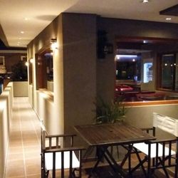 Cava de Volonté - La terraza tiene su carta propia con un estilo más distendido para acompañar con cócteles y cervezas