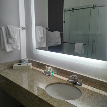 Courtyard by Marriott Raleigh Crabtree Valley - Hotels Near Me - Raleigh, North Carolina
