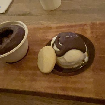 Hot Cakes - Ballard - Dark Decadence Molten Cake - Desserts Near Me - Seattle, Washington Hot Cakes - Ballard - Dark Decadence Molten Cake - Desserts Near Me - Seattle, Washington