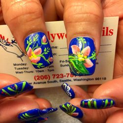 Hollywood Nails - Desgin by Vivian