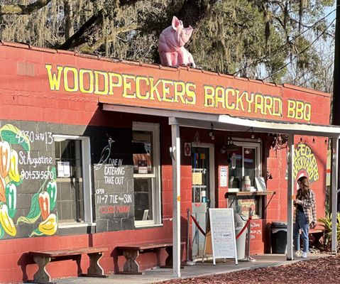 Woodpeckers Backyard BBQ by null