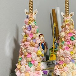 The Magic Oven - Meringue cookies tower unicorn theme