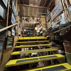 Shomier's Antiques Shop