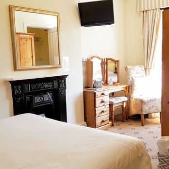 Chester Brooklands Bed and Breakfast - Standard Ensuite Room - Bed & Breakfast Near Me - Chester, CHW Chester Brooklands Bed and Breakfast - Standard Ensuite Room - Bed & Breakfast Near Me - Chester, CHW