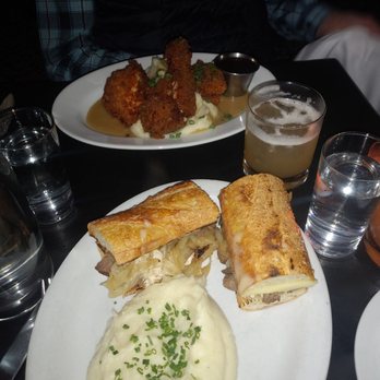 Walter's - French dip, fried chicken and happy hour cocktail of the day - New American Near Me - Brooklyn, New York