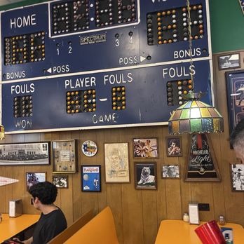 Leo's Hideout - Interior - Pizza Near Me - San Antonio, Texas