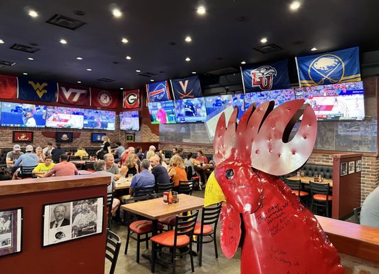 Frank & Teressa's Anchor Bar by null