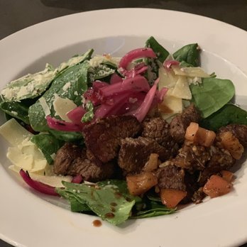 No-Li Brewhouse - Steak Salad - Pubs Near Me - Spokane, Washington