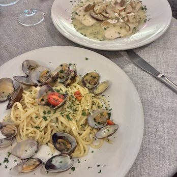 Osteria da Carmela - Spaghetti with clams, veal with porcini mushrooms - Bistros Near Me - Naples, NA Osteria da Carmela - Spaghetti with clams, veal with porcini mushrooms - Bistros Near Me - Naples, NA