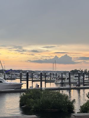 Hank’s Oyster Bar on the Wharf by null