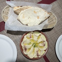 Al-Rayan Restaurant - Hummus Beiruti