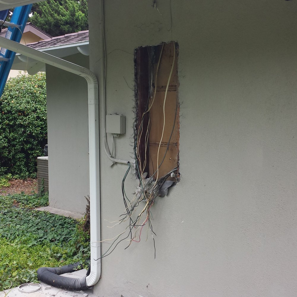 Rey Electric - Panel removed! - Electricians Near Me Rey Electric - Panel removed! - Electricians Near Me