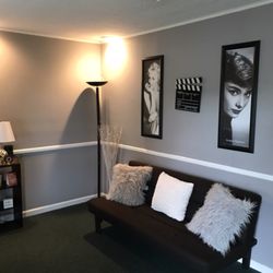 Bombshell Beauty Salon - Waiting area