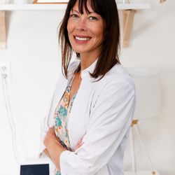 Primrose Esthetics - Leigh Brandemihl LE
